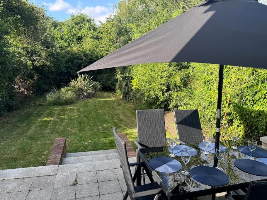 Spacious 15 Guest Home With 9 Beds In Shirley Solihull Exterior foto